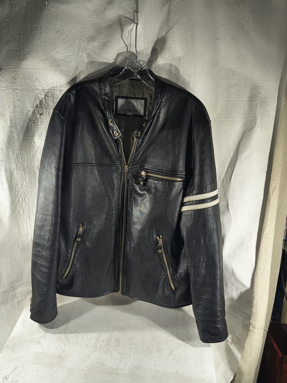 Men's Size Large Black Leather Jacket W/White Sleeve Stripes Frnt Zipper Broken